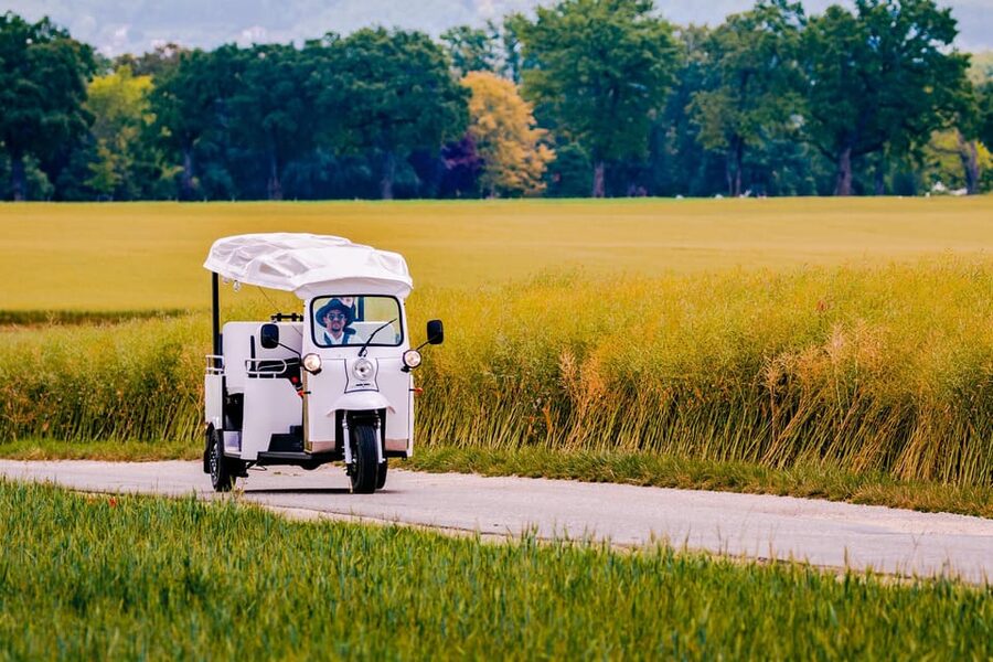 Private Highlights Top Places Tour Electric TukTuk 1h15 - Route flow in an hour: what you will actually feel at each step