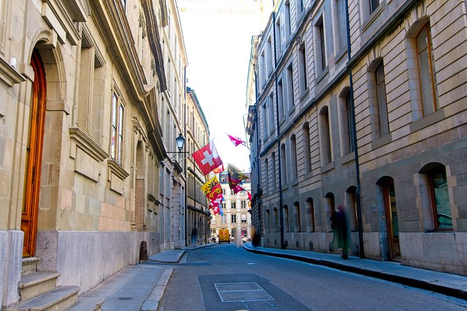 Private Photo Tour LUXE CUSTOM in Geneva - Price and Value: When $278.07 Per Group Makes Sense