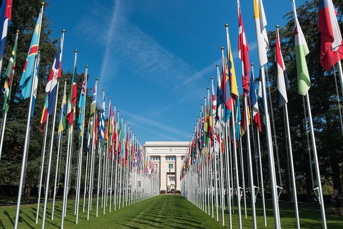 Private Tour : The best of Geneva city tour - The International District Walk-Through and Best Photo Stops