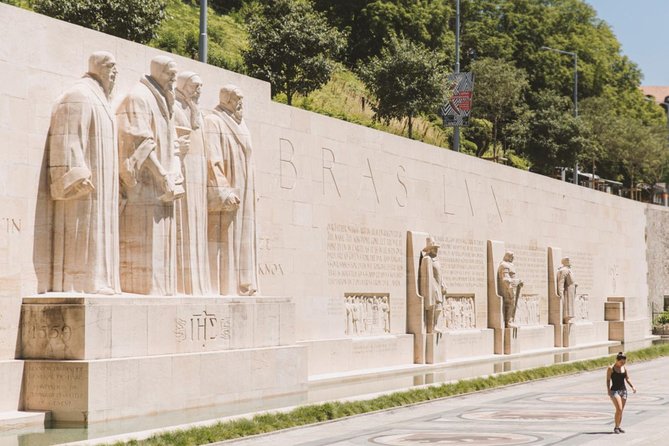 Private Tour : The best of Geneva city tour - Old Town Walking Tour, St Pierre Cathedral, and Worth-Seeing Corners