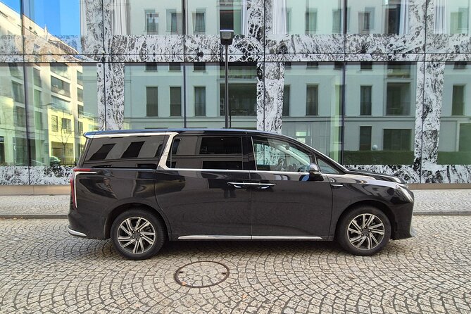 Private Zurich Airport Transport to your Ski Resort - The Drive: Highway Speed, Time Savings, and a Less Stressful Arrival