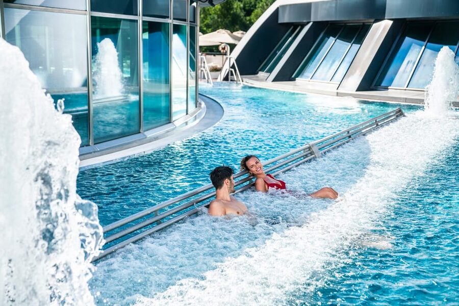 Rivera-Ticino: Splash e Spa Tamaro 4-Hour Waterpark Ticket - Indoor pool, 80+ water jets, and Poolbar refueling