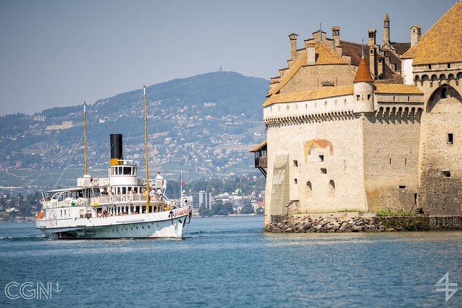 Round trip cruise from Vevey to Chillon - Château de Chillon arrival: the “get off and visit” window
