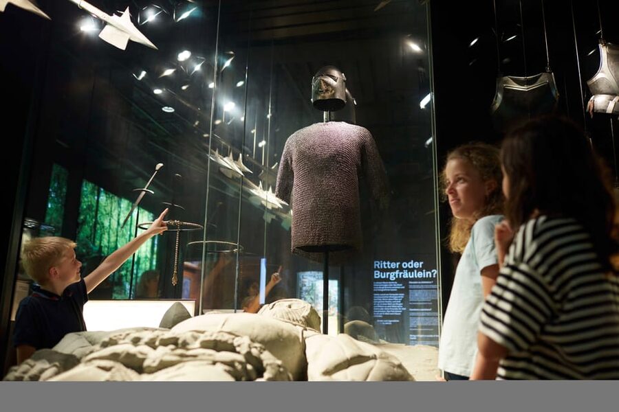 Schwyz: Museum-Ticket Forum of Swiss History Schwyz - Knights, nobles, and dress-up: the photo moment that makes sense