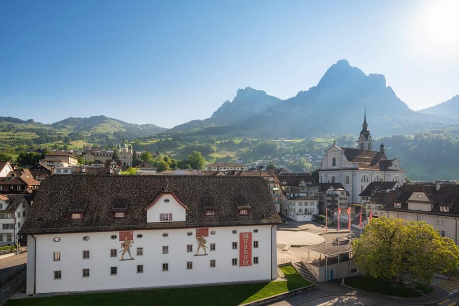 Schwyz: Museum-Ticket Forum of Swiss History Schwyz - First impressions: a baroque building with modern museum energy