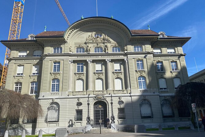 Self-Guided Audio City Tour in Bern - Mosesbrunnen to Kafigturm: biblical symbols and legal Bern