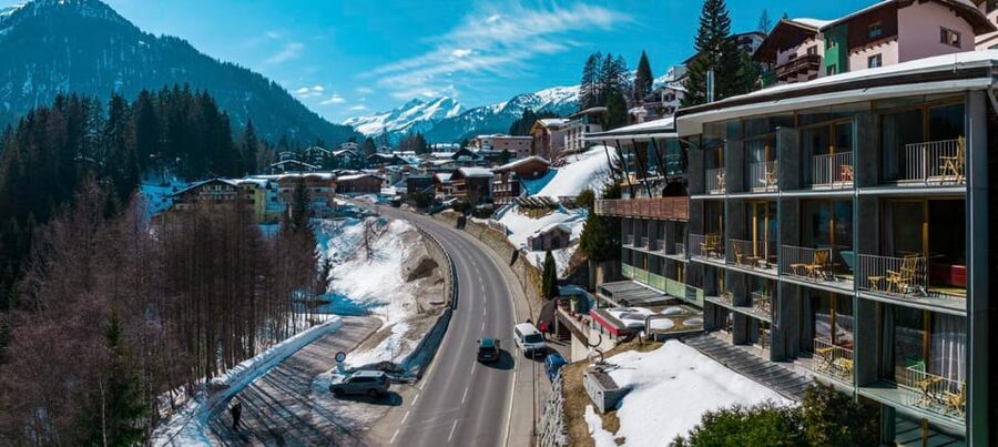 St. Moritz: Express Walk with a Local in 60 minutes - Price of $141: what you’re paying for, and when it’s a good deal