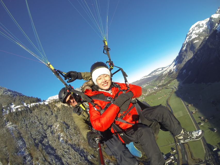Stans: Tandem Paragliding Experience - The 10-15 Minute Tandem Flight Over Lucerne and Engelberg