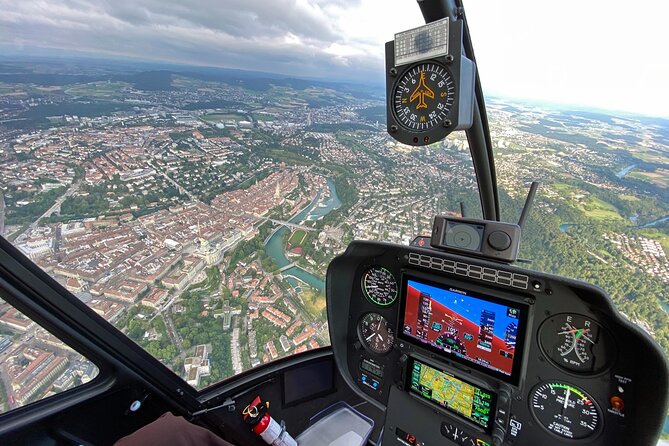 Swiss Capital city helicopter sightseeing tour - the ideal flight to see Berne - What you’ll see over the old town and the Aare horseshoe