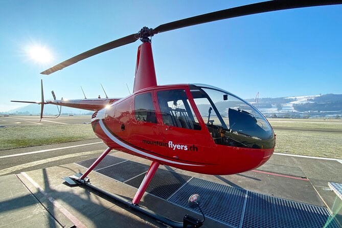 Swiss Capital city helicopter sightseeing tour - the ideal flight to see Berne - Bundeshaus dome and Münster steeple, the Bern landmarks you can spot fast