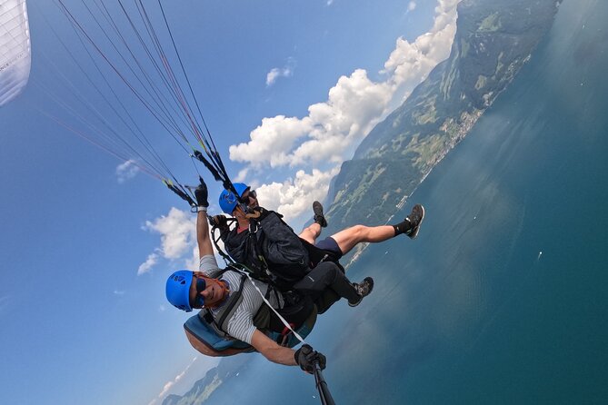 Tandem Paragliding Flight in the Lucerne Region - From Frankenstrasse Pickup to the Cable Car Start