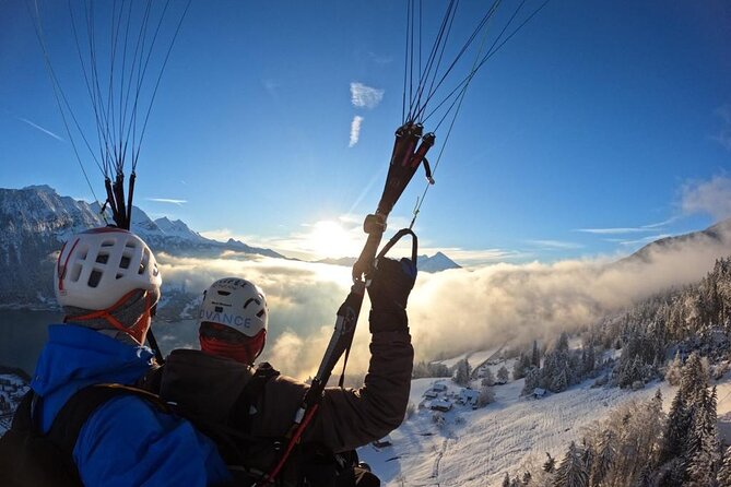 Tandem Paragliding in Interlaken - What to bring: Jacket, shoes, and step fitness