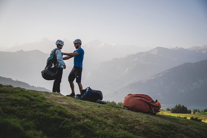 Tandem Paragliding in Interlaken - The Views Route: Eiger, Thunersee, Lake Brienz, Interlaken