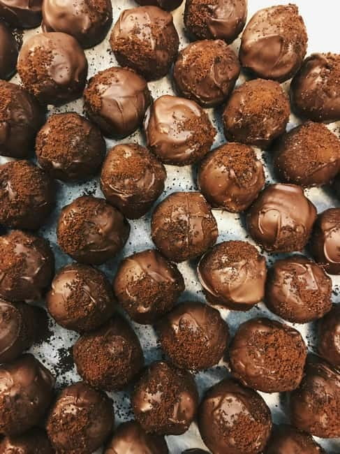 Taste Geneva: Exclusive Walking Food Tour with Full Meal - Rue Pierre-Fatio: where the guide turns streets into recipe clues