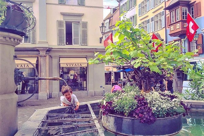 The Best of Zurich Including Panoramic Views in a Small Group Walking Tour - Lindenhof Hill: The Easy Moment of Calm in the Middle of the Walk