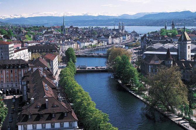 The Great Tour of Zurich by Bus and Boat - Comfort and quality control: guide styles, English, and day-of timing