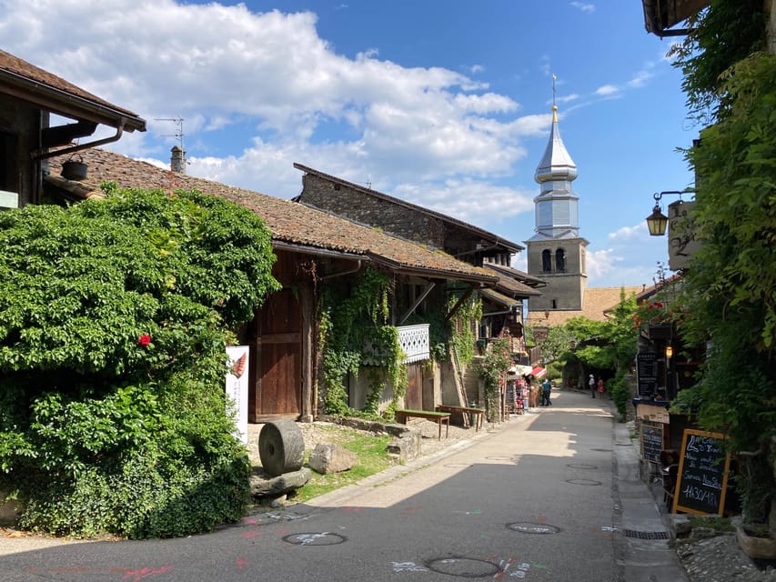 Yvoire medieval village : Walking Guided Tour - Fishing port and new marina: the payoff views over Lake Geneva