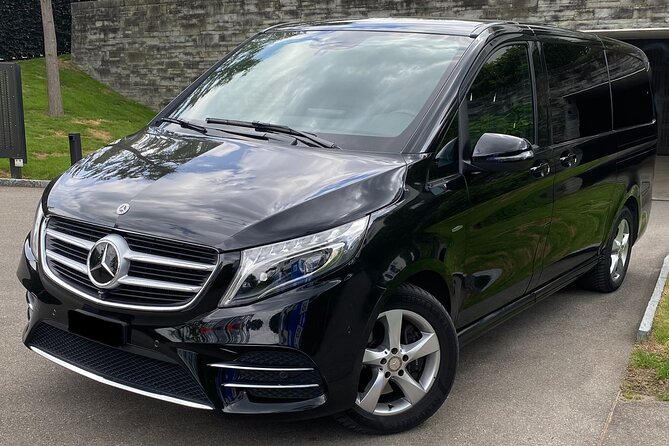 ZRH Zurich Airport to Zurich City Private Transfer–Winter Special - Door-to-Door in Zurich: Hotels, Chalets, Ski Resorts, Anywhere