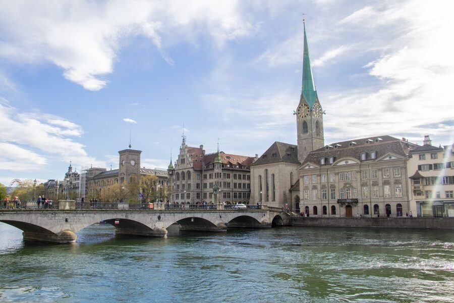 Zurich: 2-hour Best Intro Walking Tour with a Local - Price and value in Zurich terms