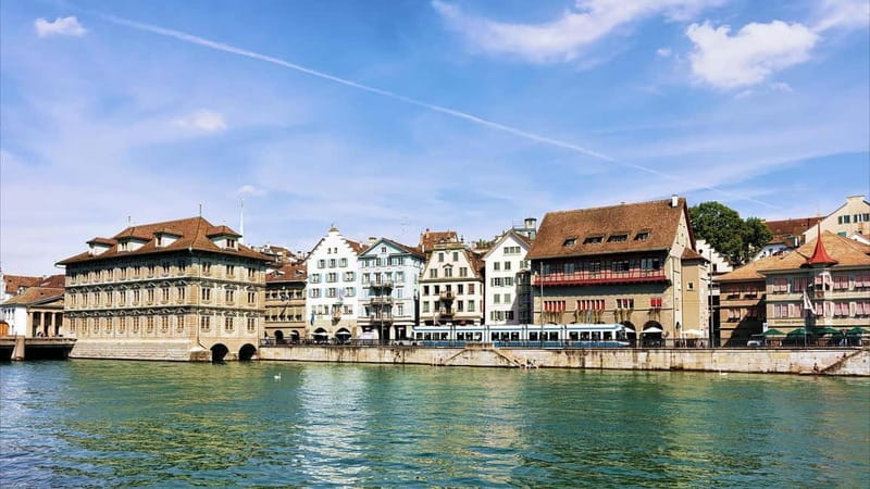 Zurich: 2-hour Best Intro Walking Tour with a Local - Who should book this tour