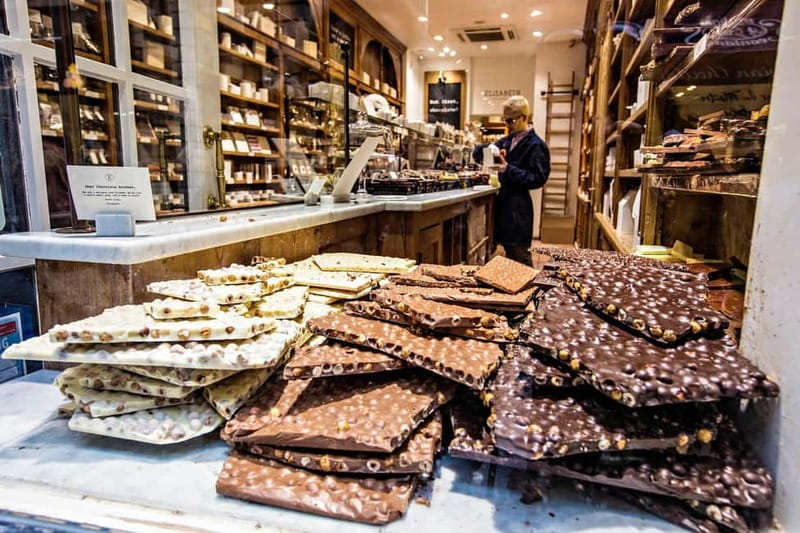 Zurich: 2-hour Best Intro Walking Tour with a Local - Should you book this Zurich intro walking tour?