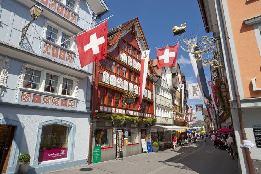Zurich: Appenzell Day Trip with Farm Visit & Cheese Tasting - Rapperswil and the Lake Zurich drive to Appenzellerland