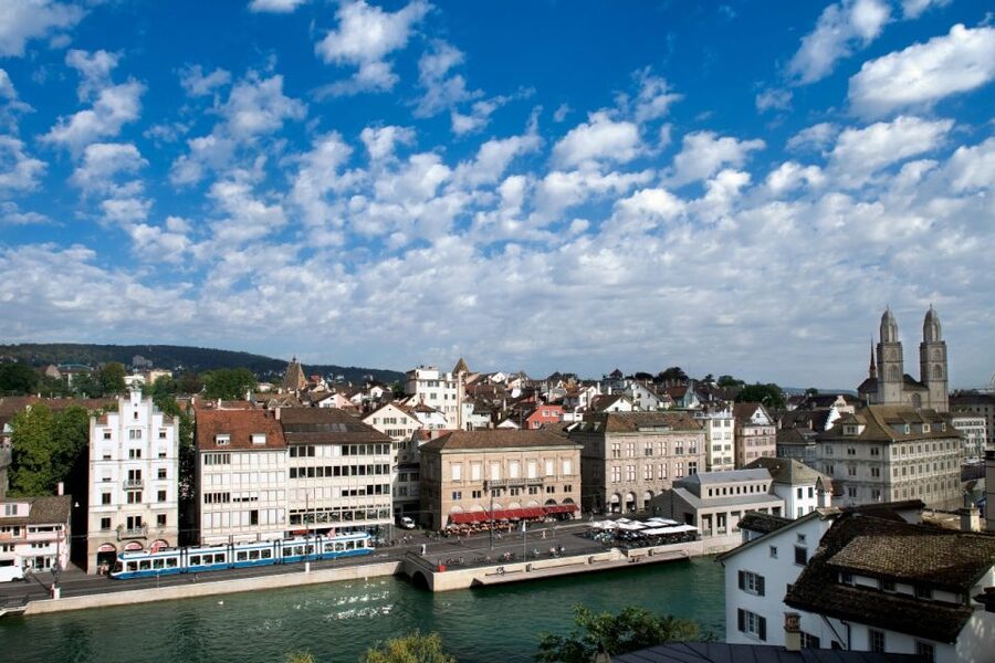 Zurich: Audio Guided City Tour and Train to “Top of Zurich” - Comfort plus storytelling: how the audio guide fits the route