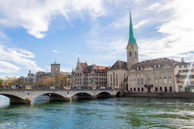 Zurich: Chocolate Tasting and Walking Tour with a Local - Stop 1: your first tasting, plus how to read the chocolate