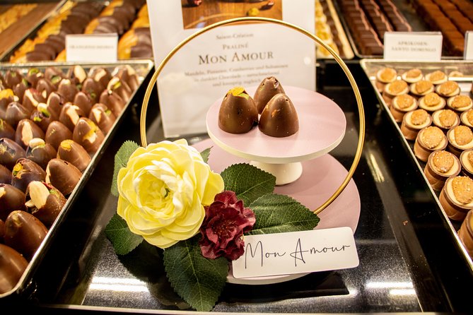 Zurich: Chocolate Tasting and Walking Tour with a Local - Stop 4: finish with a hot beverage, then keep exploring