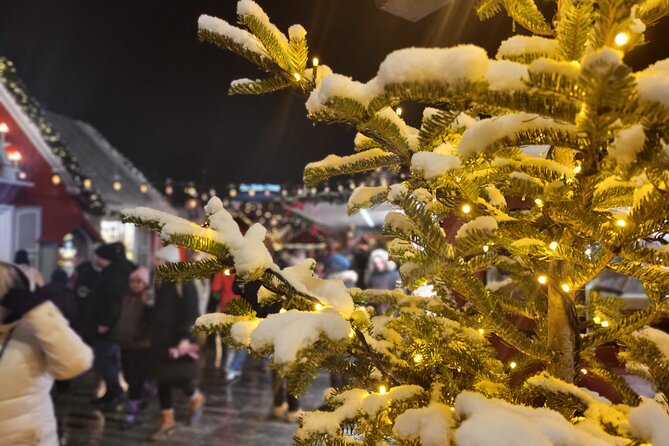Zurich Christmas Market Tour - Grossmünster Christmas market and fondue chalet: warm up before the finale