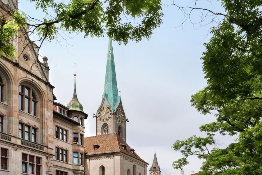 Zurich: City Highlights Tour by Bus, Cable Car, and Ferry - Bilingual guide and smooth timing: what you gain from a real local guide