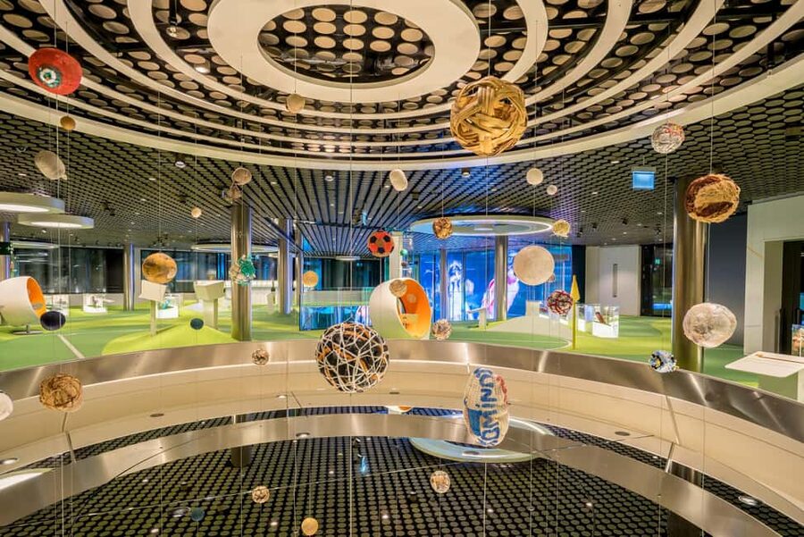 Zurich: City Tour with Lake Cruise + Optional FIFA Museum - ETH Zurich and Einstein: Why the University District Matters