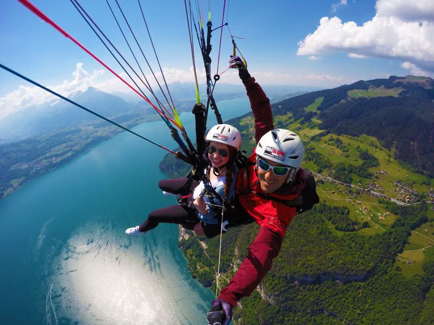 Zurich: Day trip to Interlaken incl. tandem paragliding - What the tandem paragliding flight is really like, from takeoff to landing