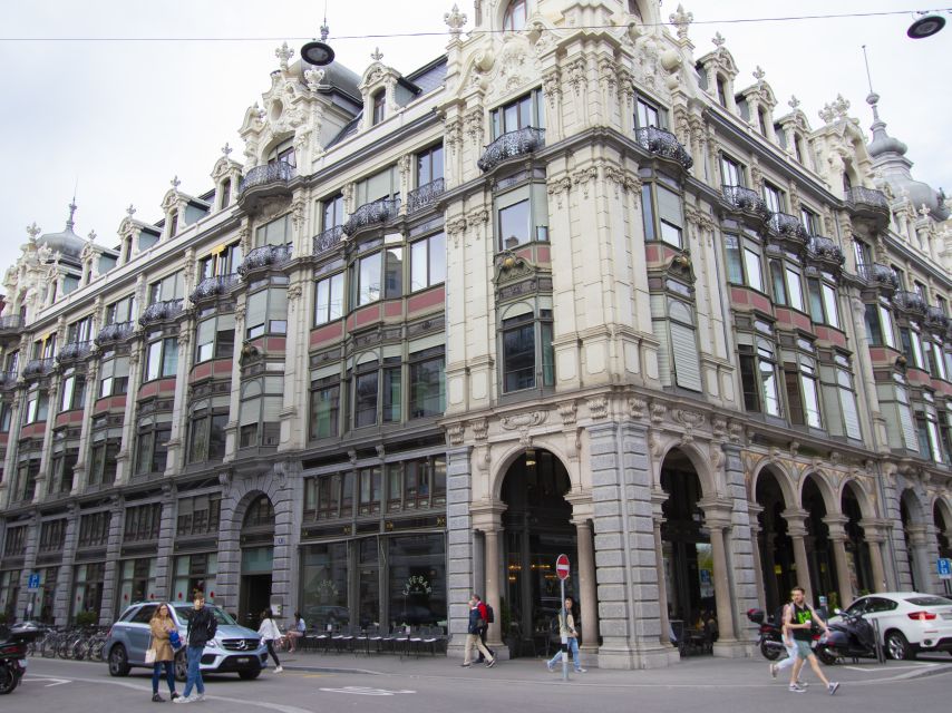 Zurich: Exclusive Swiss Banking Tour with a Local - Where Bankers Dined, Drank, and Made Deals