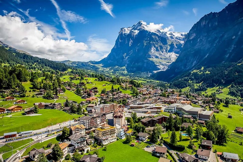 Zurich: Grindelwald, Interlaken & Lauterbrunnen Day Trip - The value play: $140 for a guided Jungfrau day with real structure