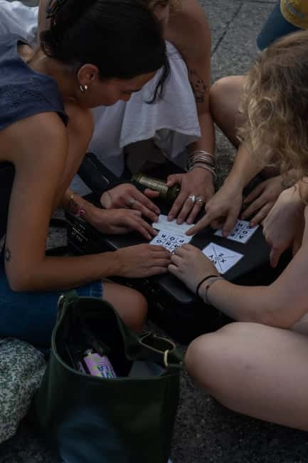 Zürich: guided Escape Game - Boatride, Snacks and Drinks - Guides Make or Break the Game