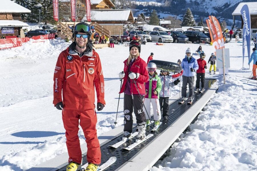 Zurich/Lucerne: Swiss Ski Experience in the Jungfrau Region - Sliding on well-prepared slopes with Eiger north-face views