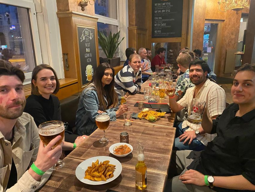 Zurich: Meet new people and enjoy free snacks - Language-flag meet-up in Zurich, led inside a local bar