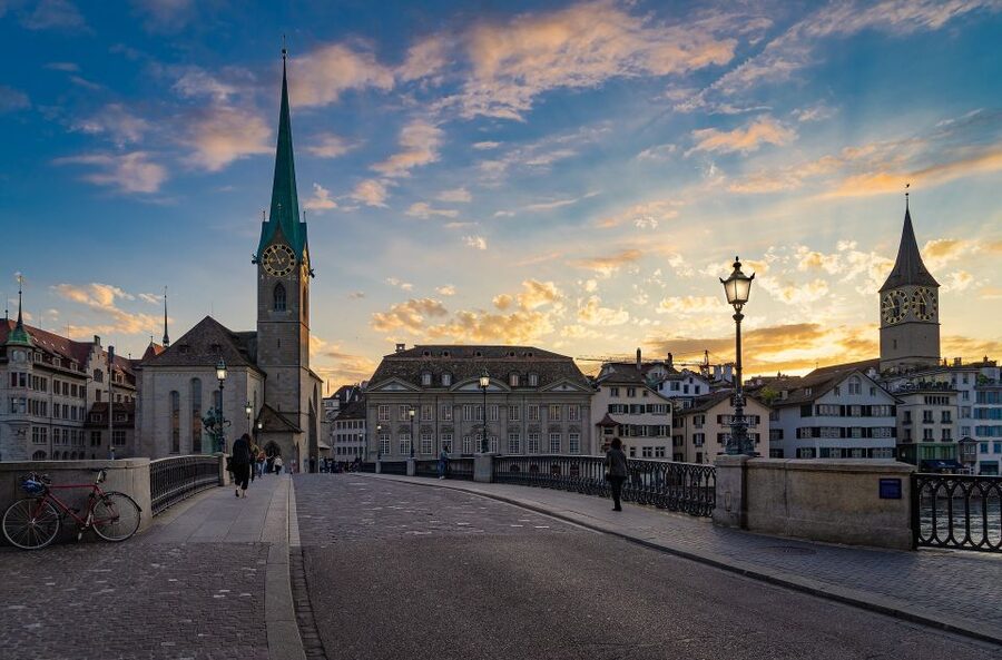 Zurich - Old Town Private Walking Tour - Fraumünster: abbey dating back to 853 and Chagall stained glass