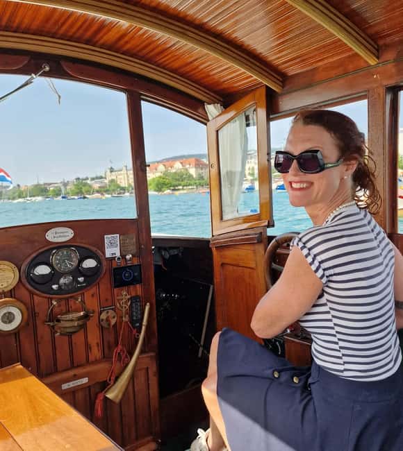 Zurich: Private Guided Boat Tour - Burklipatz, Marina Enge, and the Zurichberg skyline