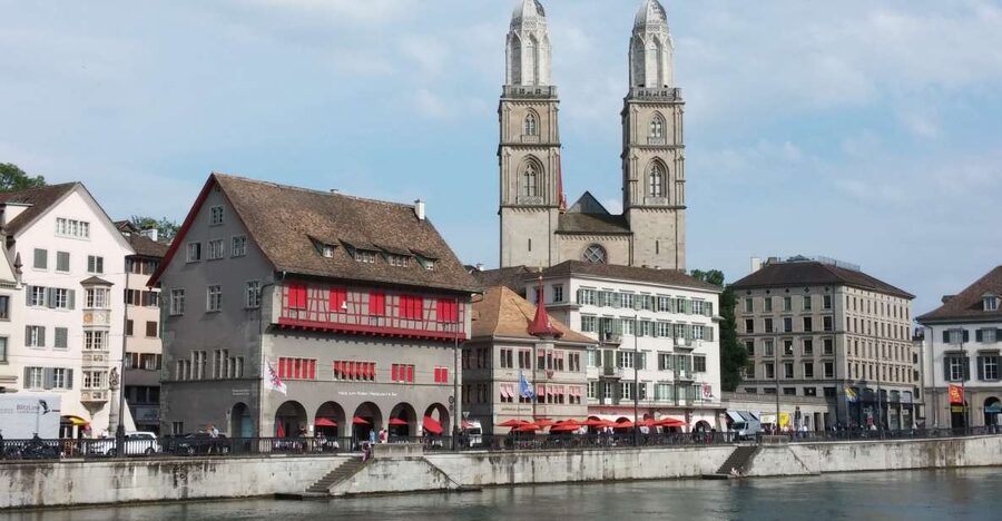 Zurich: Private Walking Tour with a Local Guide - Why Zurich looks better at walking speed