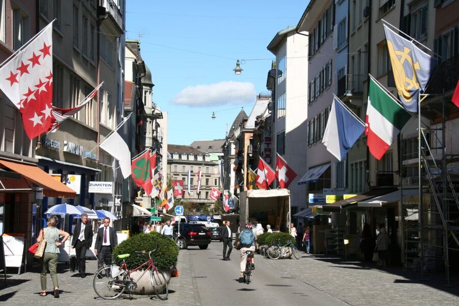 Zurich: Private Walking Tour with a Local Guide - Hidden Zurich that feels local, not touristy