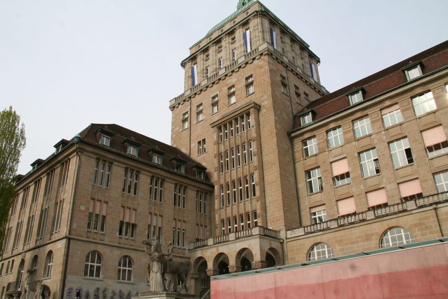 Zurich: Private Walking Tour with a Local Guide - Optional add-ons: boat rides, swimming, and Rigiblick views