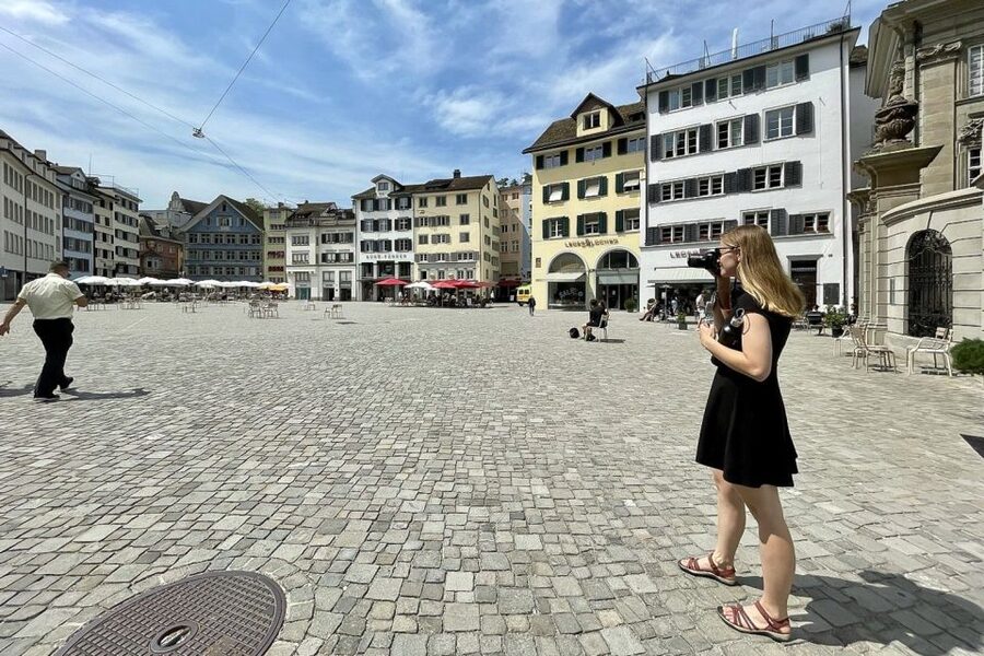 Zurich: Sightseeing Bus Tour with Optional FIFA Museum - Münsterhof, guild houses, and the Old Town walk you can build on
