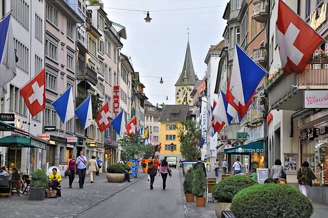 Zurich Small-Group Walking Tour Including a Lake Cruise - Paradeplatz and Bahnhofstrasse: finance and fashion on foot