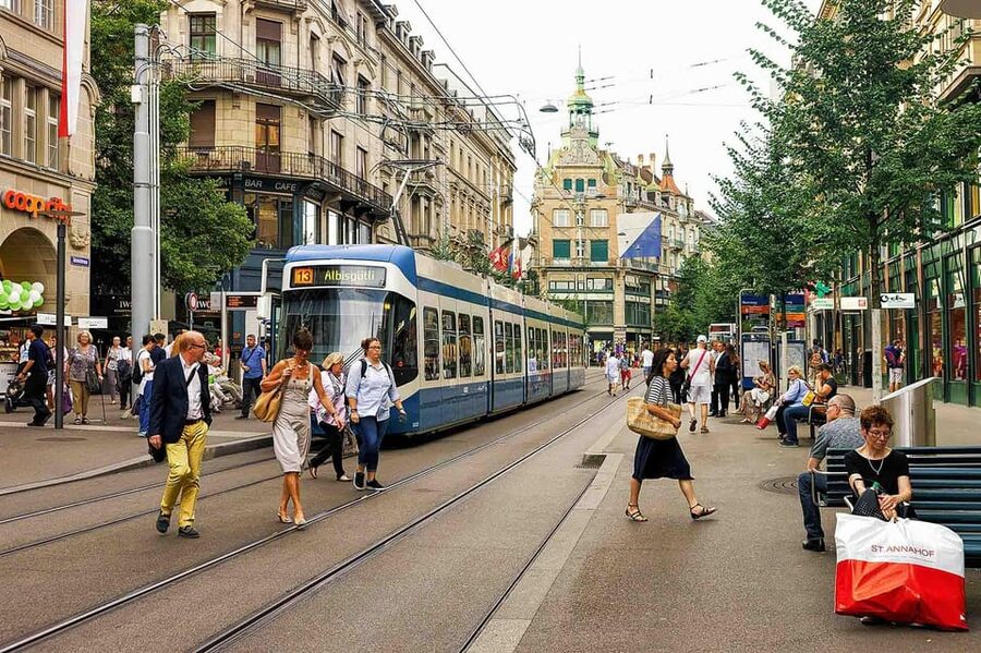 Zurich: Stein am Rhein, Rhine Falls & Lake Boat Cruise - Price and value: what $88 is really buying you