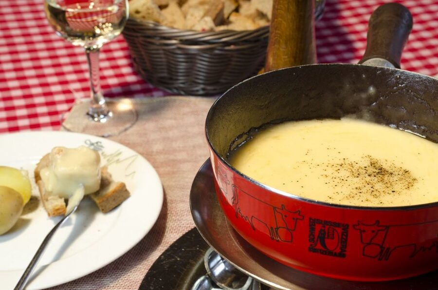 Zurich: Sunset Tour with Cheese Fondue - A 4.5-Hour Zurich Evening That Mixes Views and Cheese Fondue