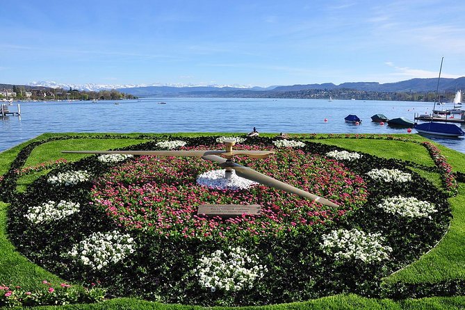 Zurich Walking Tour With Cruise and Aerial Cable Car - Old Town Walk: Bahnhofstrasse, Limmatquai, Churches, and the Clock That Stands Out