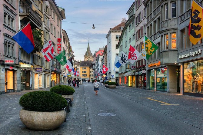 Zurich Walking Tour With Cruise and Aerial Cable Car - Lake Zurich Cruise: 45 Minutes of Water Views and a Chocolate Detour